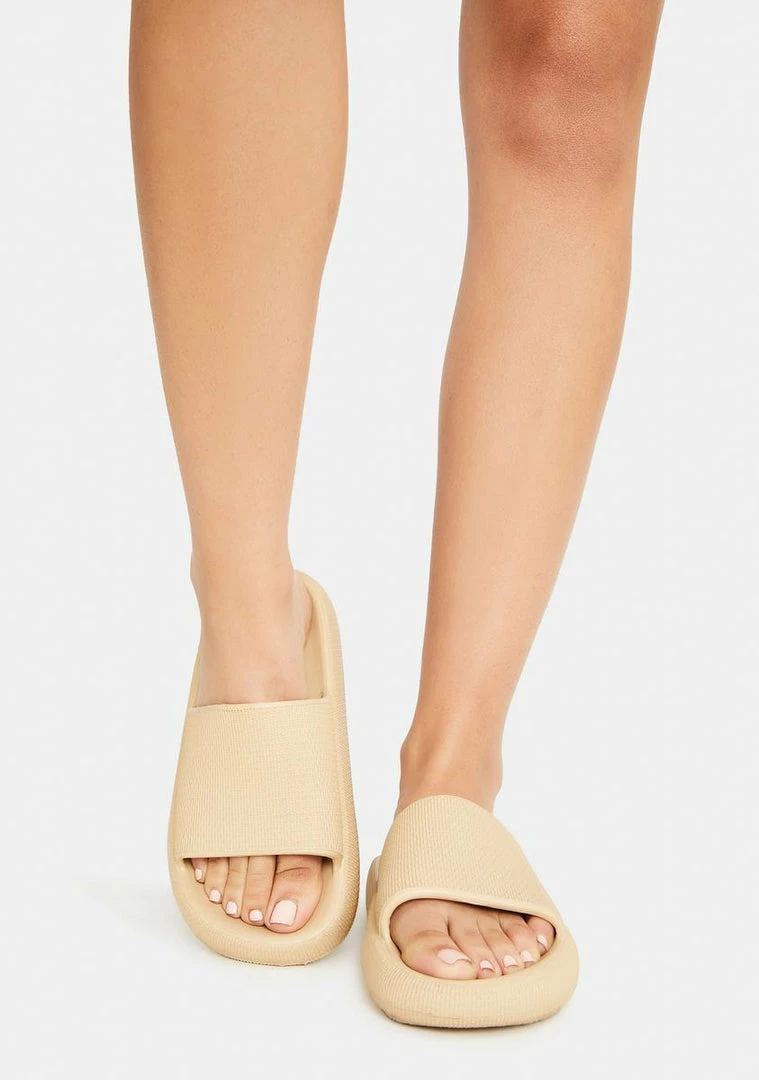 Best Pirce 🎁 Steve Madden Tan Scuba Slides 🩴 Sandals 💯 2 Steve Madden Tan Scuba Slides Sandals