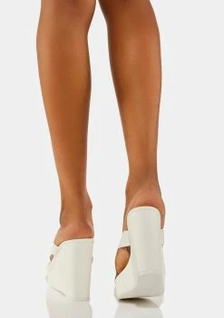 Steve Madden Refined Platform Wedges