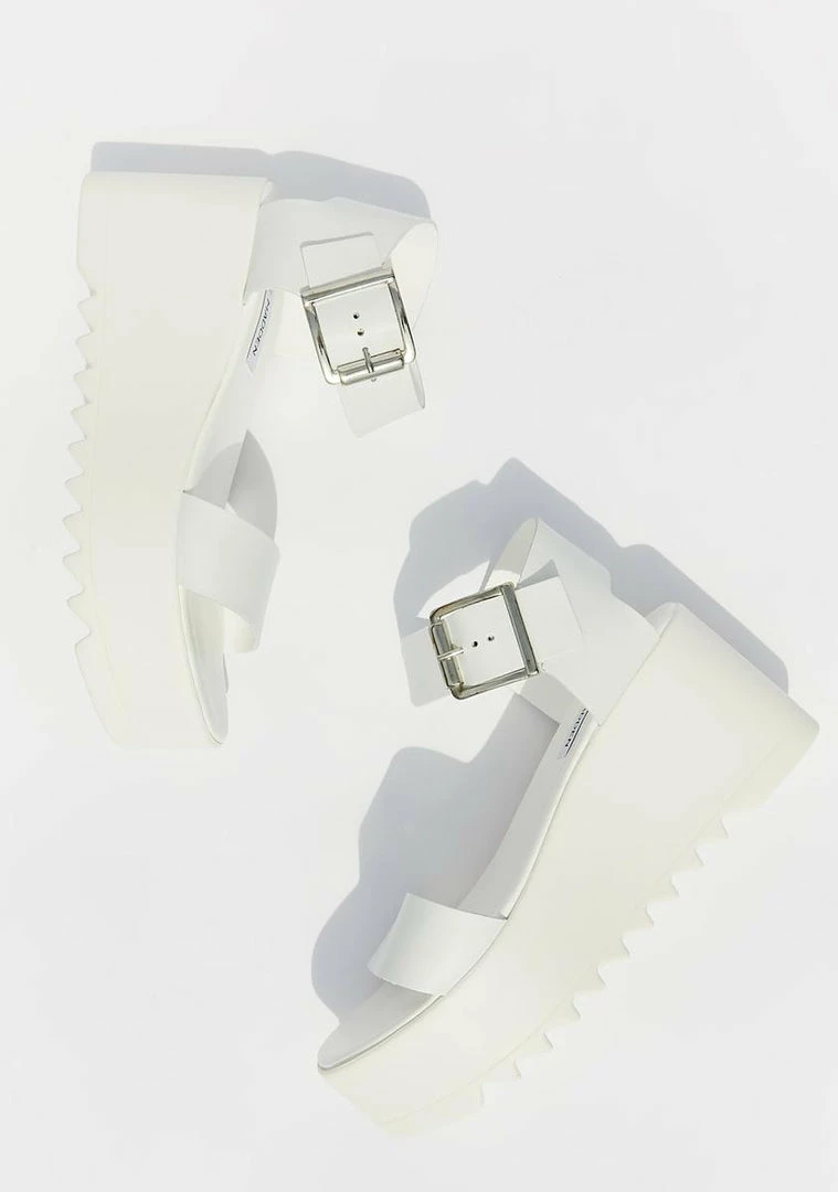 New π Steve Madden White Leather Lake Platform π©΄ Sandals Platforms β€οΈ 2 Steve Madden White Leather Lake Platform Sandals Platforms