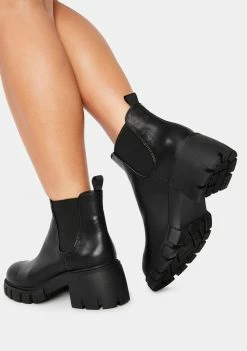 Flash Sale 👏 Steve Madden 🥾 Boots & Booties Black Howl 🥾 Boots 🤩 7 Steve Madden Boots & Booties Black Howl Boots