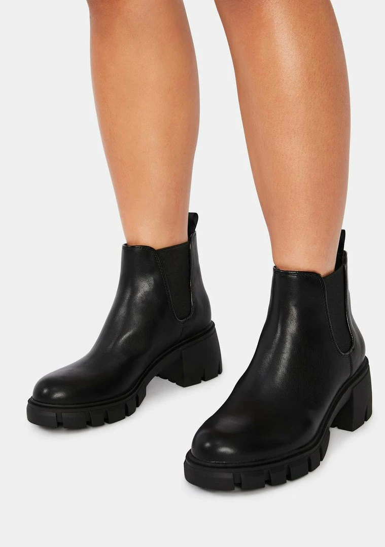 Flash Sale 👏 Steve Madden 🥾 Boots & Booties Black Howl 🥾 Boots 🤩 1 Steve Madden Boots & Booties Black Howl Boots