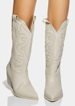 New 😉 Steve Madden White West Cowboy 🥾 Boots 🥾 Boots & Booties 😉 8 Steve Madden White West Cowboy Boots Boots & Booties