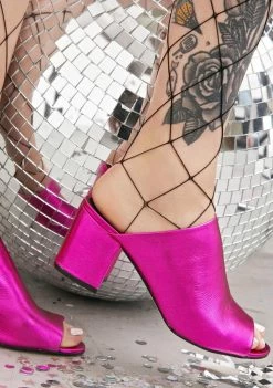 Flash Sale ๐ Steve Madden Pink Infinity Metallic Mules ๐ 7 Steve Madden Pink Infinity Metallic Mules